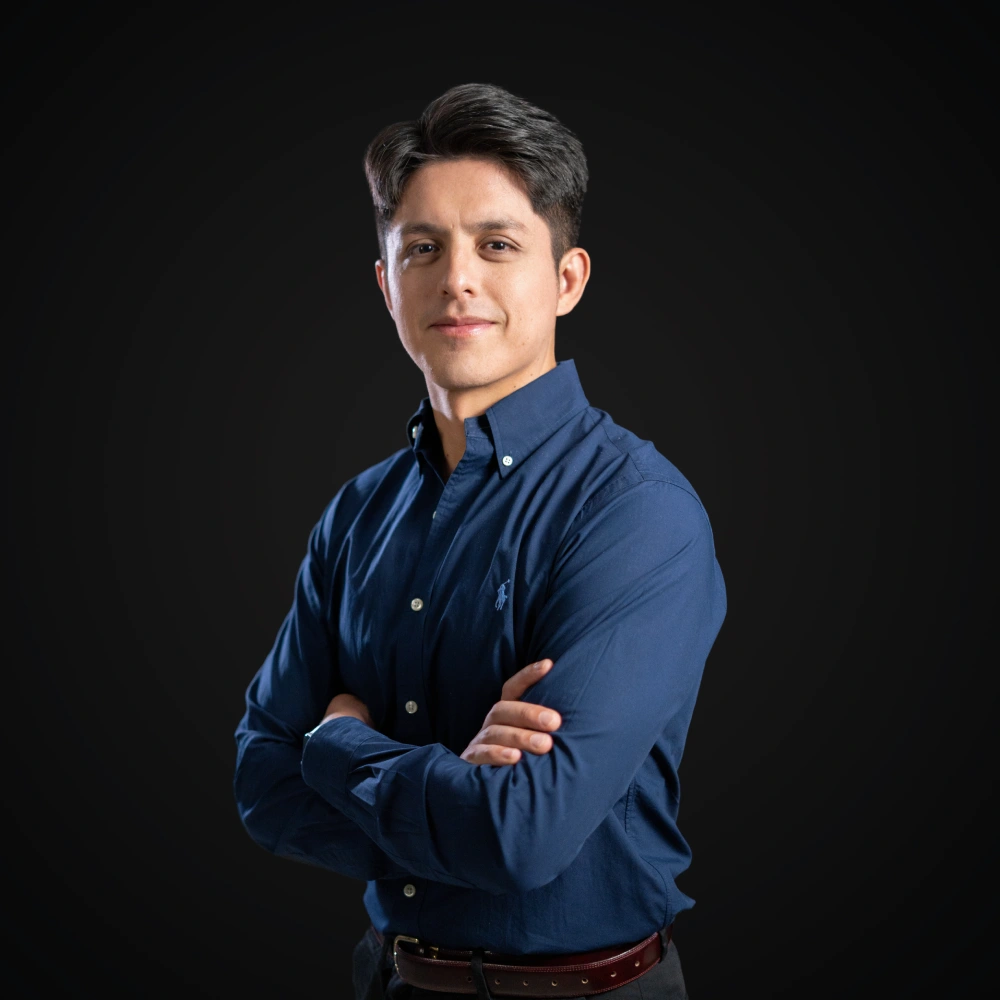 Christian Erazo, director, bailarín y profesor de la Compañía de Ballet Clásico Factory Ballet Company C.E.